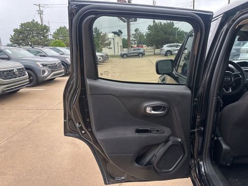 Used 2020 Jeep Renegade Sport FWD image 12