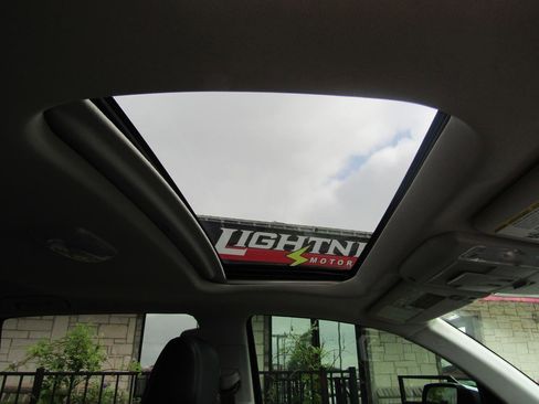 Used 2015 Toyota Tundra Platinum image 9