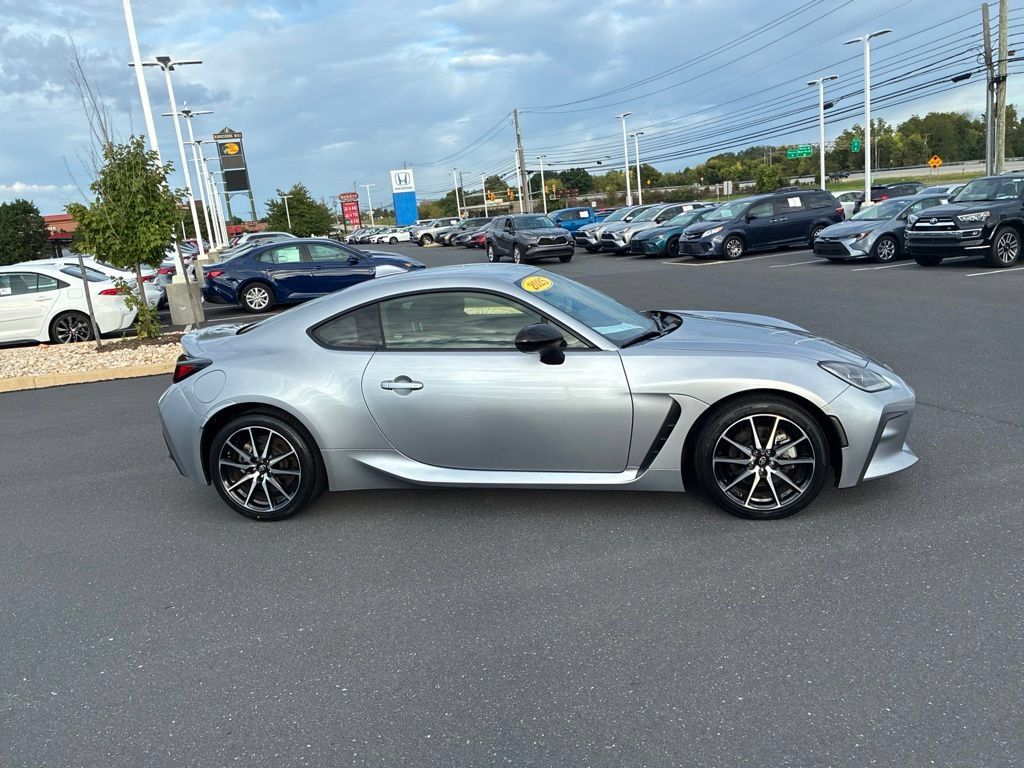 Used 2024 Toyota GR86 RWD image 5