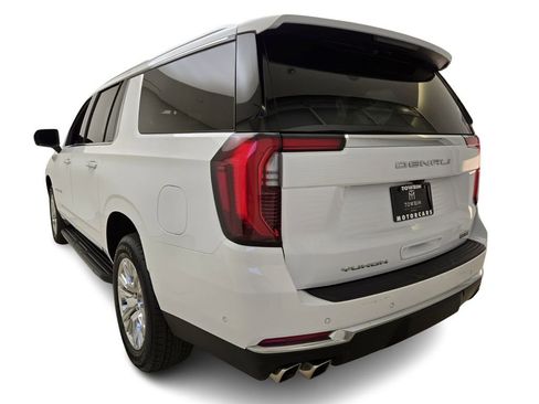 Used 2025 GMC Yukon XL Denali image 11