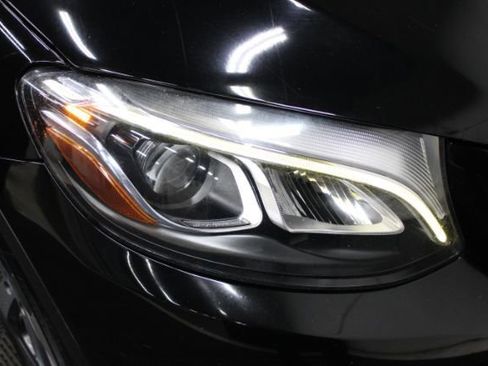 Used 2018 Mercedes-Benz GLC 300 w/ Multimedia Package image 26