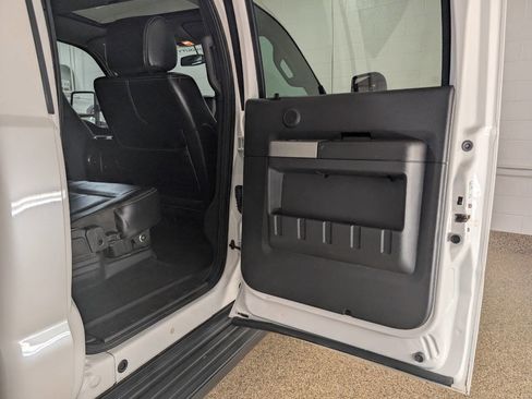 Used 2016 Ford F250 Lariat w/ Lariat Ultimate Package image 16