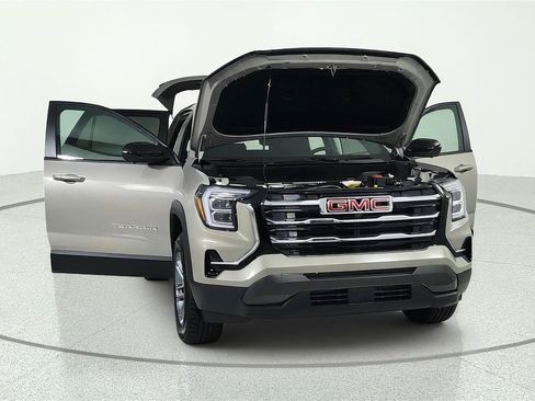 Used 2026 GMC Terrain Elevation w/ Technology Package II FWD image 5