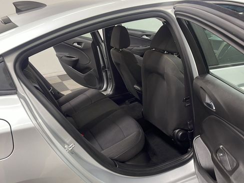 Used 2017 Chevrolet Cruze LS FWD image 13