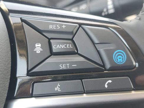 Used 2025 Nissan Altima 2.5 SV w/ SV Premium Package FWD image 31