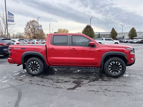 Used 2022 Nissan Frontier PRO-4X image 12