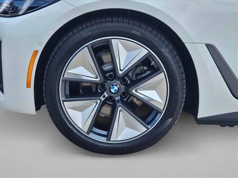 Used 2026 BMW i4 eDrive40 w/ Premium Package RWD image 17