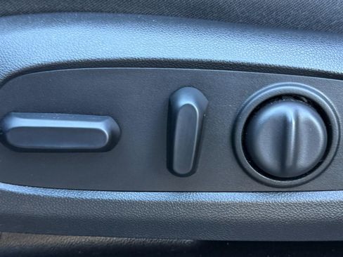 Used 2018 Chevrolet Equinox LT AWD/4WD image 25