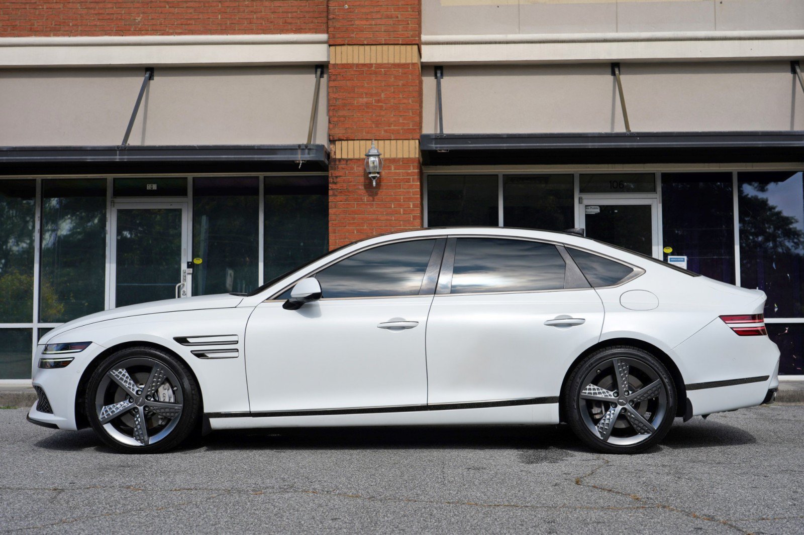 Used 2022 Genesis G80 3.5T Sport w/ Sport Prestige Package AWD/4WD image 8