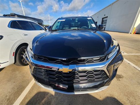 Used 2024 Chevrolet Blazer LT w/ Convenience Package FWD image 2