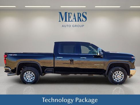 Used 2024 Chevrolet Silverado 3500 LTZ w/ LTZ Convenience Package image 7
