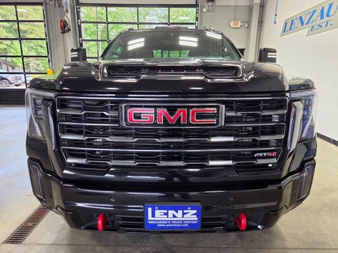Used 2024 GMC Sierra 2500 AT4 w/ Technology Package AWD/4WD image 3