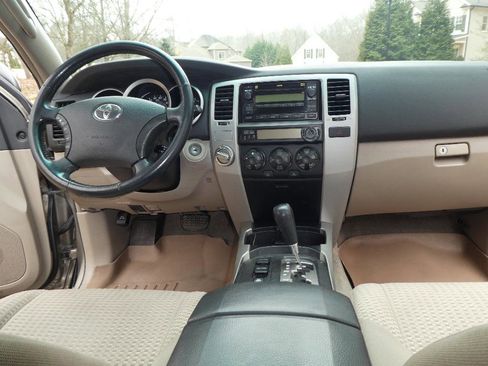 Used 2009 Toyota 4Runner SR5 image 9