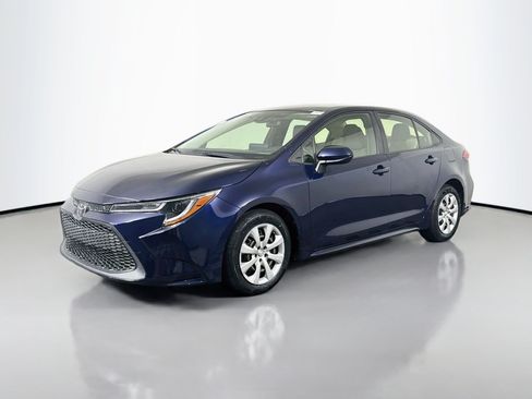 Used 2022 Toyota Corolla LE FWD image 4