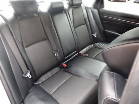 Used 2018 Honda Accord Sport image 14