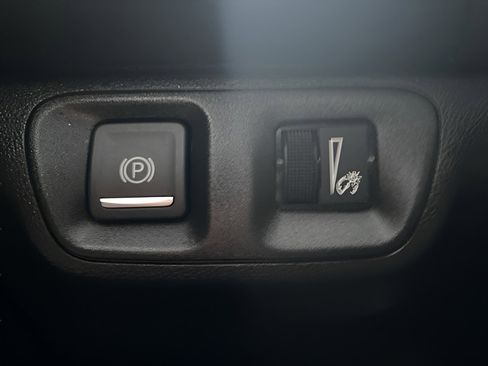 Used 2023 GMC Acadia SLE w/ Driver Convenience Package image 19