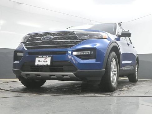 Used 2022 Ford Explorer XLT w/ Equipment Group 202A AWD/4WD image 37