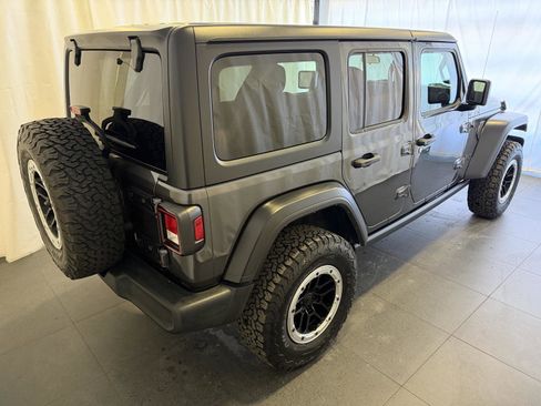 Used 2023 Jeep Wrangler Unlimited Sport image 9