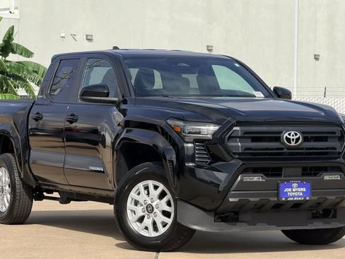 Used 2024 Toyota Tacoma SR5 AWD/4WD image 2