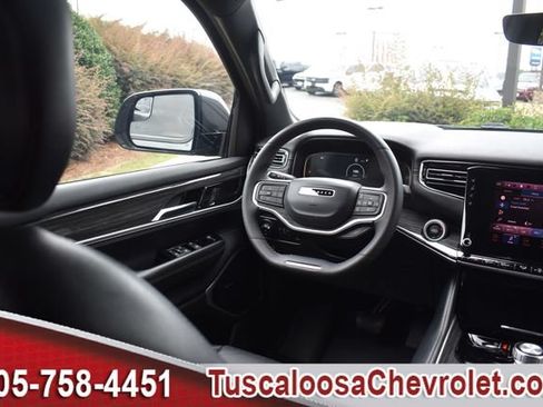 Used 2022 Jeep Wagoneer Series II RWD image 32