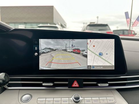 New 2025 Hyundai Elantra Limited image 42