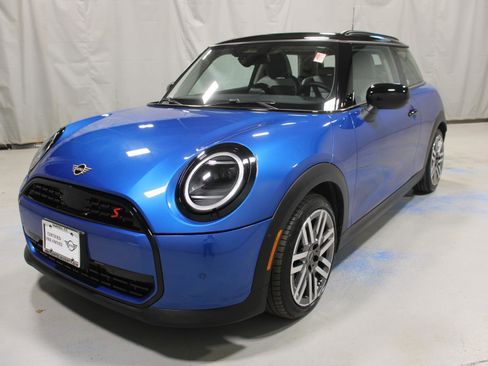Certified 2025 MINI Cooper S image 1