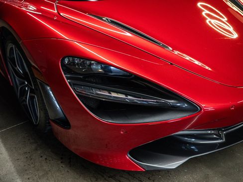 Used 2018 McLaren 720S RWD image 14