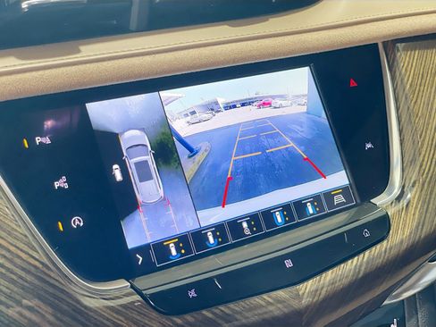 Used 2020 Cadillac XT6 Sport w/ Platinum Package AWD/4WD image 10