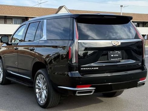Used 2022 Cadillac Escalade Premium Luxury AWD/4WD image 40