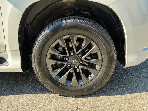 Used 2022 Lexus GX 460 Premium AWD/4WD image 29
