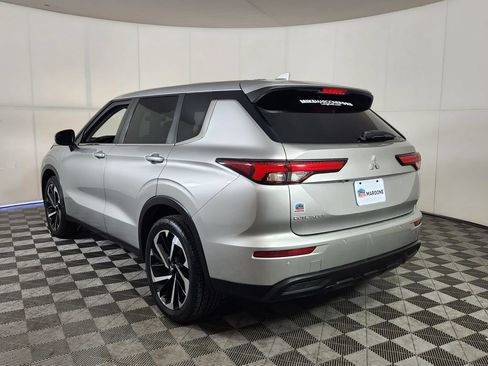 Used 2022 Mitsubishi Outlander ES AWD/4WD image 5