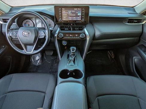 Certified 2022 Toyota Venza LE image 16