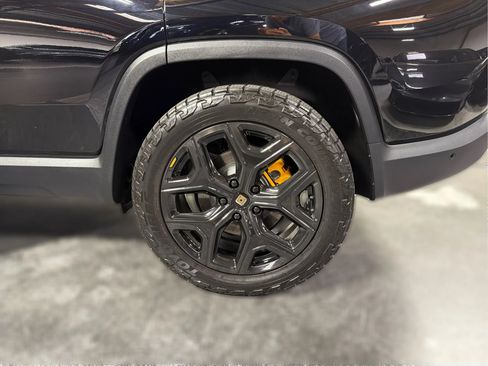 Used 2023 Rivian R1S Adventure Dual AWD/4WD image 19