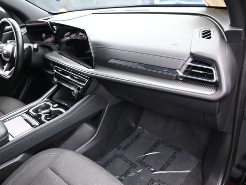 Used 2024 Chevrolet Traverse LT FWD image 50