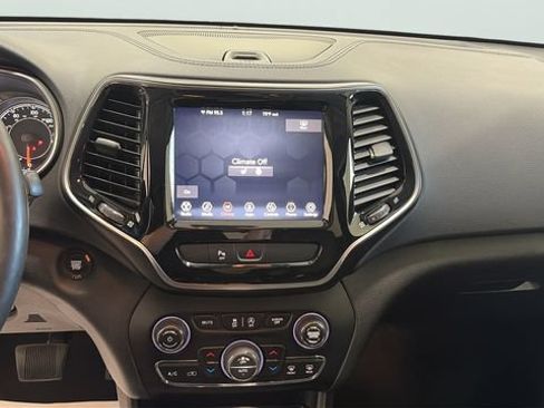 Used 2019 Jeep Cherokee Limited AWD/4WD image 20