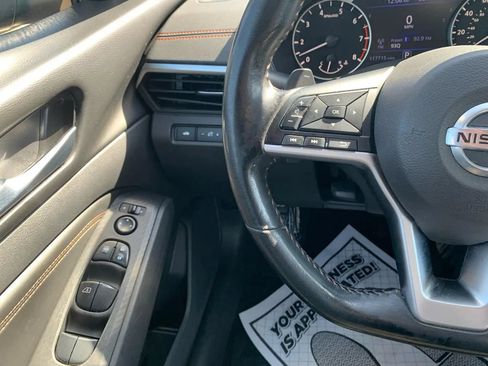 Used 2022 Nissan Altima 2.5 SR FWD image 15