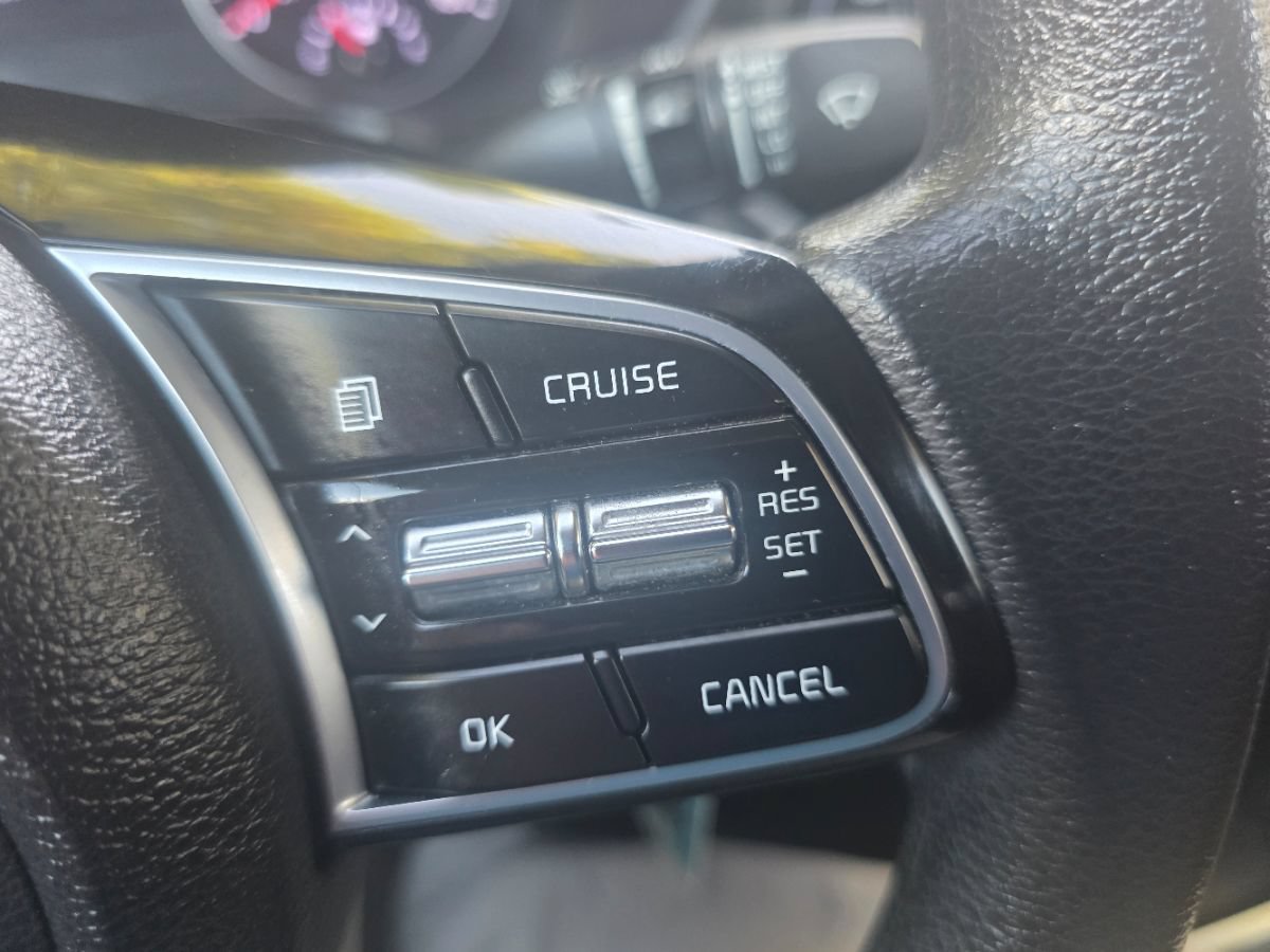 Used 2020 Kia Forte LXS FWD image 40