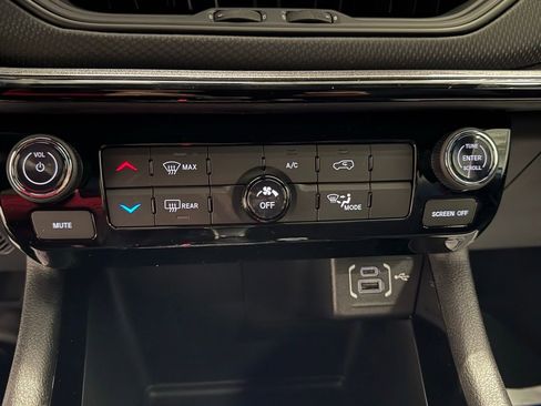 New 2026 Jeep Compass Latitude image 29