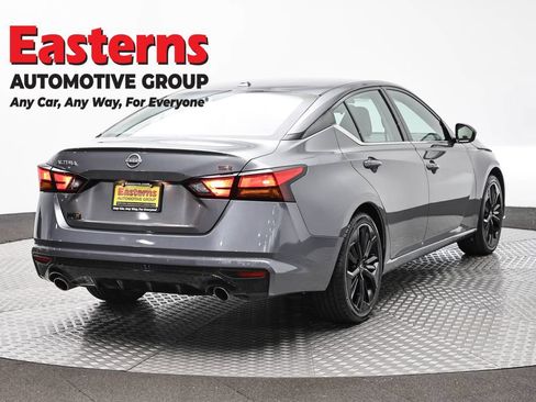 Used 2023 Nissan Altima 2.5 SR FWD image 5