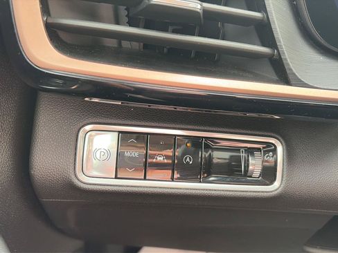 Used 2024 Buick Envision Sport Touring AWD/4WD image 33