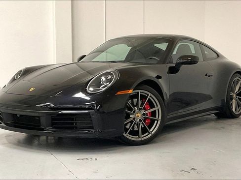 Used 2024 Porsche 911 Carrera 4S w/ Premium Package image 3