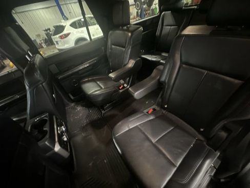 Used 2020 Ford Expedition XLT w/ Equipment Group 202A AWD/4WD image 30