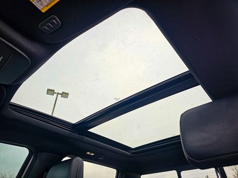 Used 2025 Ford F150 Lariat w/ Equipment Group 501A Mid image 17