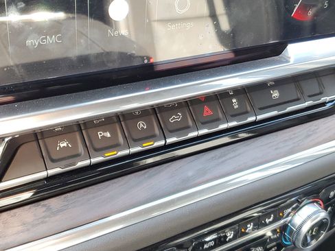 Used 2024 GMC Sierra 1500 SLT w/ SLT Premium Plus Package image 28