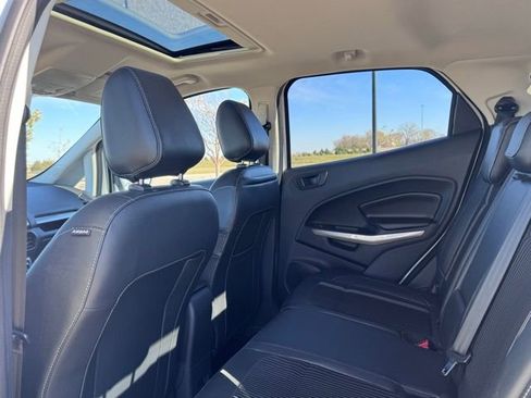 Used 2020 Ford EcoSport SES w/ SES Black Appearance Package image 28