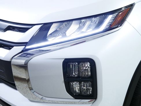 Used 2025 Mitsubishi Outlander Sport ES AWD/4WD image 16