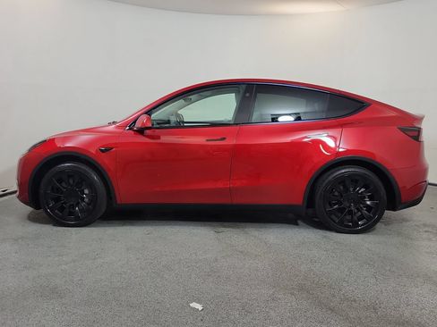 Used 2023 Tesla Model Y 2WD image 4