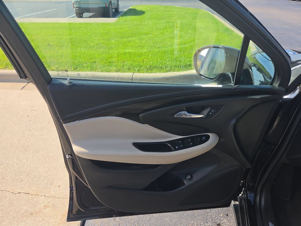 Certified 2019 Buick Envision Preferred FWD image 18