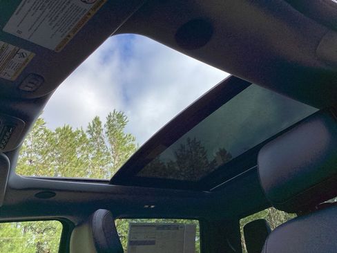 New 2026 Ford F250 Lariat w/ Black Appearance Package image 76