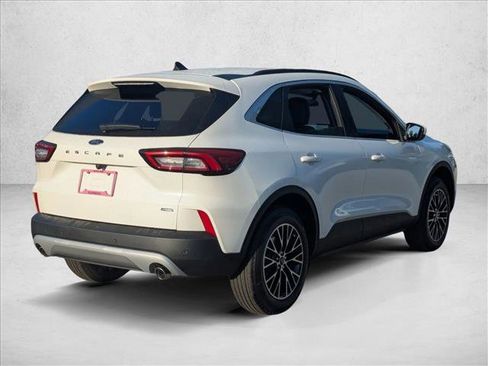 New 2026 Ford Escape SE image 2